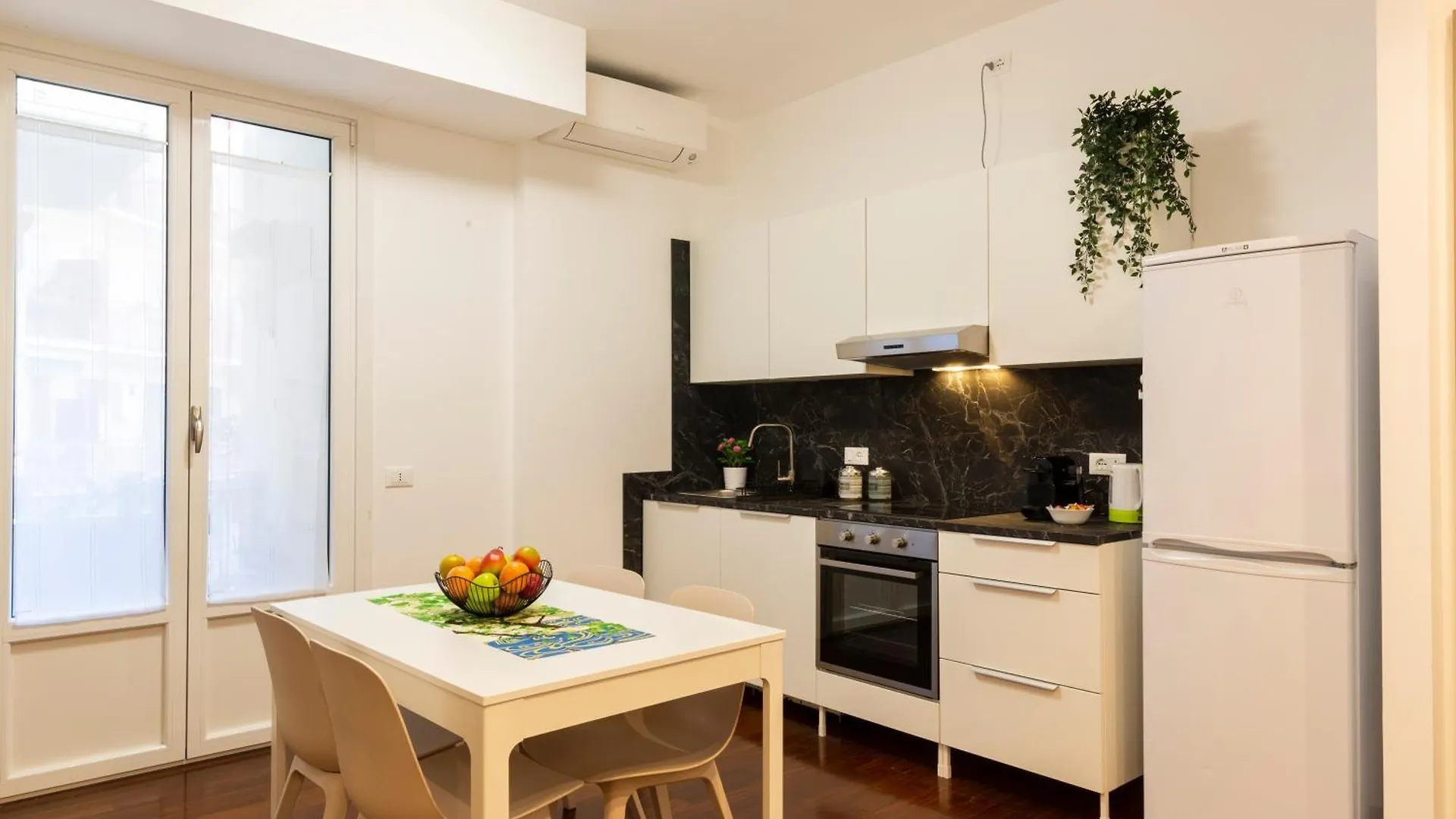 Apartment Rainbow Home - Citylife Milan
