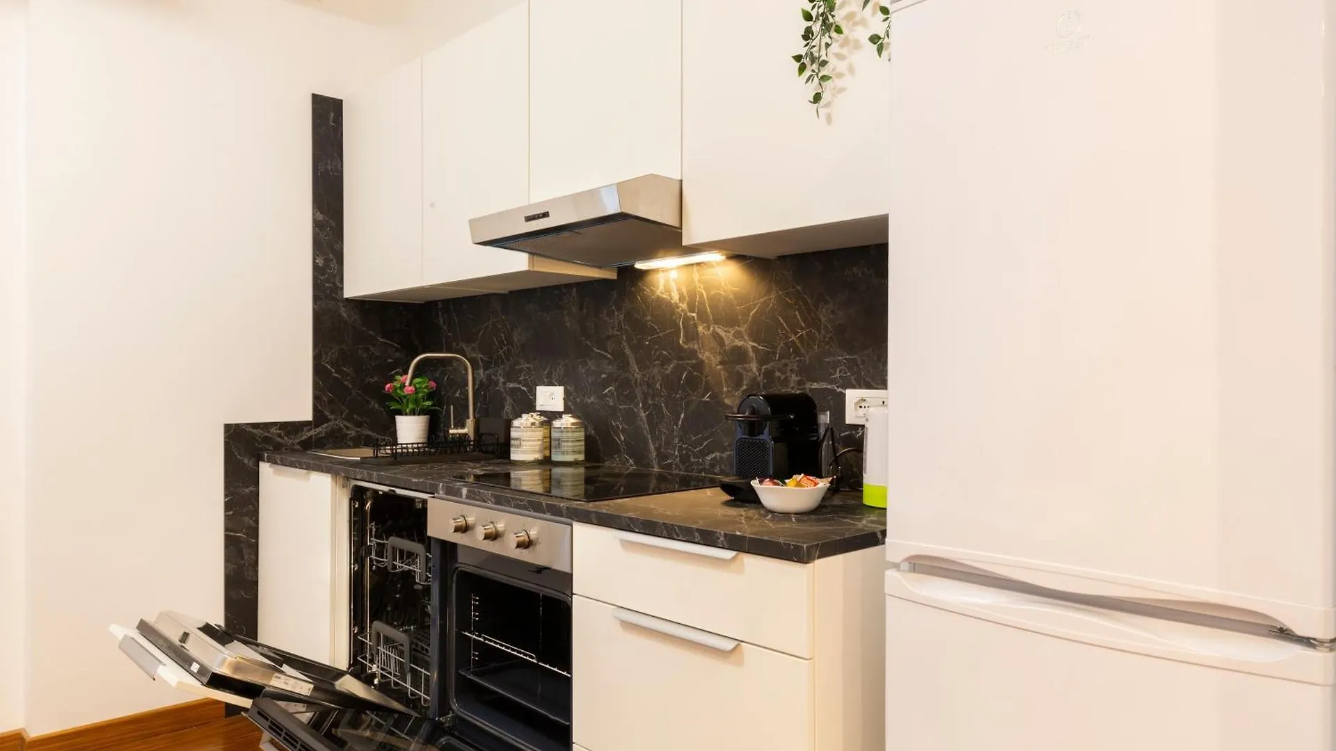 Apartment Rainbow Home - Citylife Milan Italy